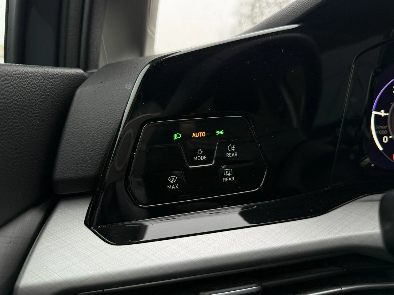 Volkswagen Golf - Zdjęcie 14