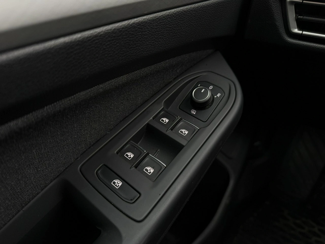 Volkswagen Golf - Zdjęcie 18