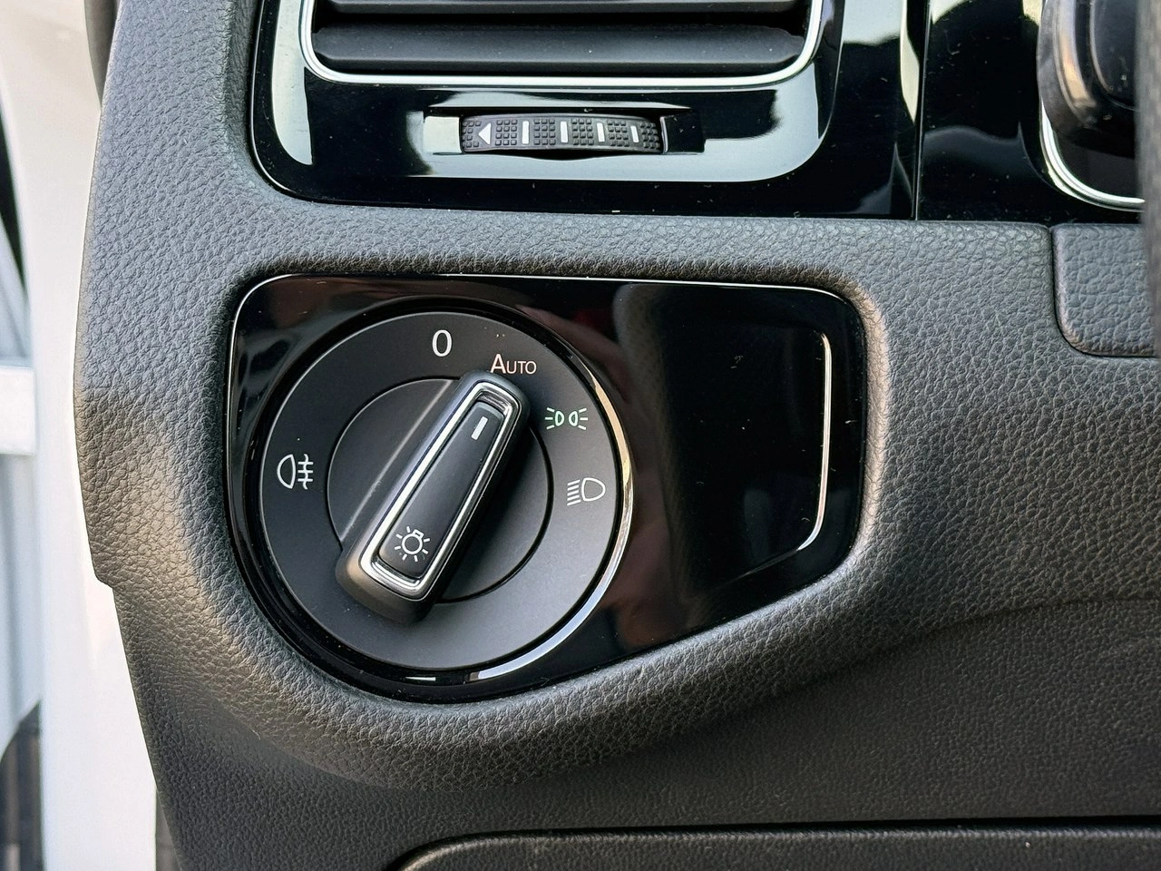 Volkswagen Golf - Zdjęcie 19