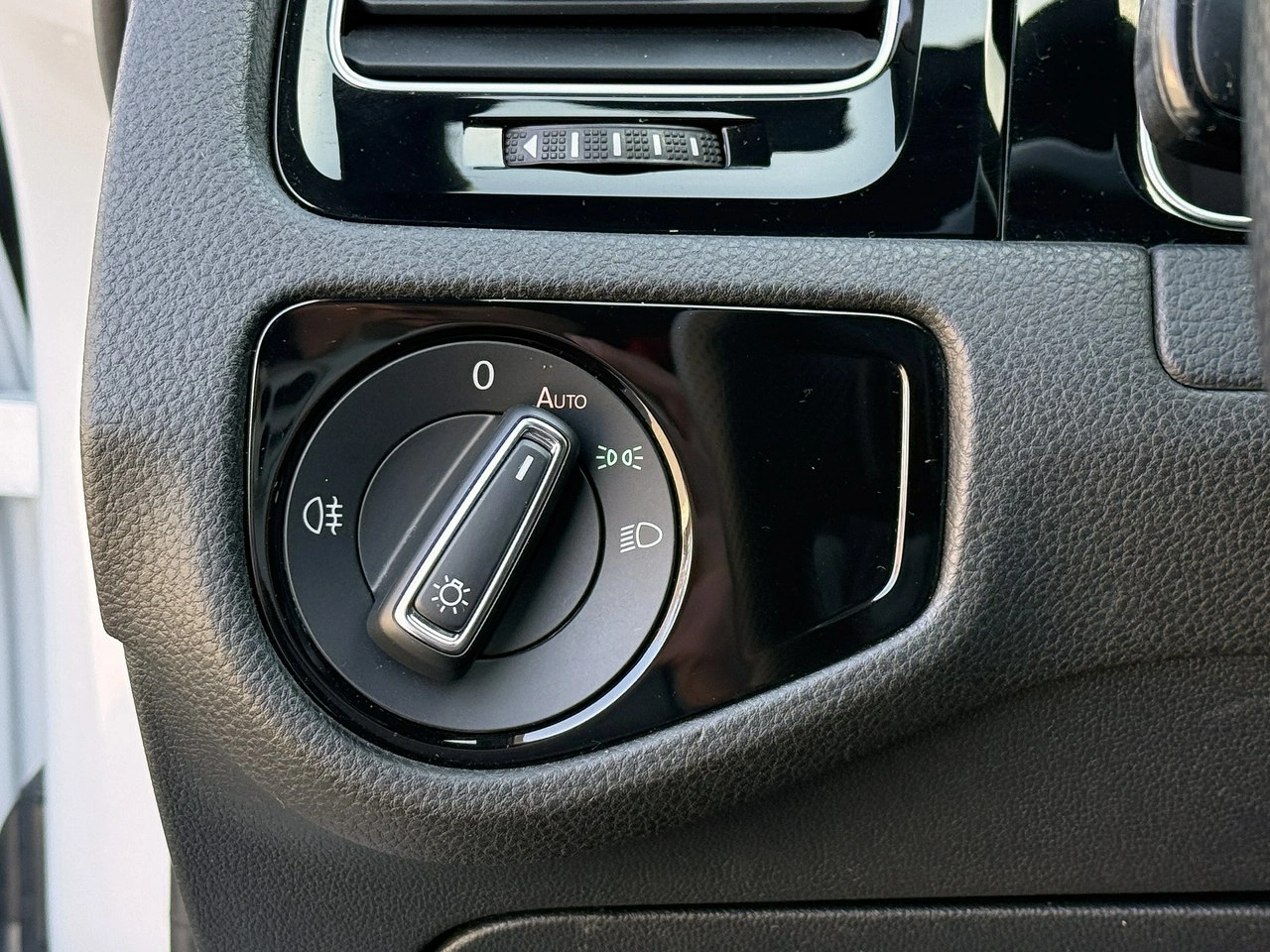 Volkswagen Golf - Zdjęcie 19