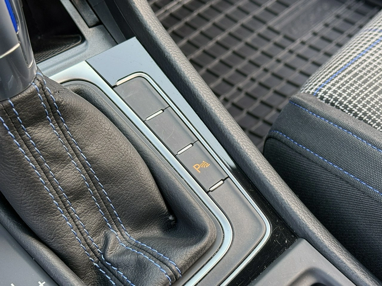 Volkswagen Golf - Zdjęcie 21