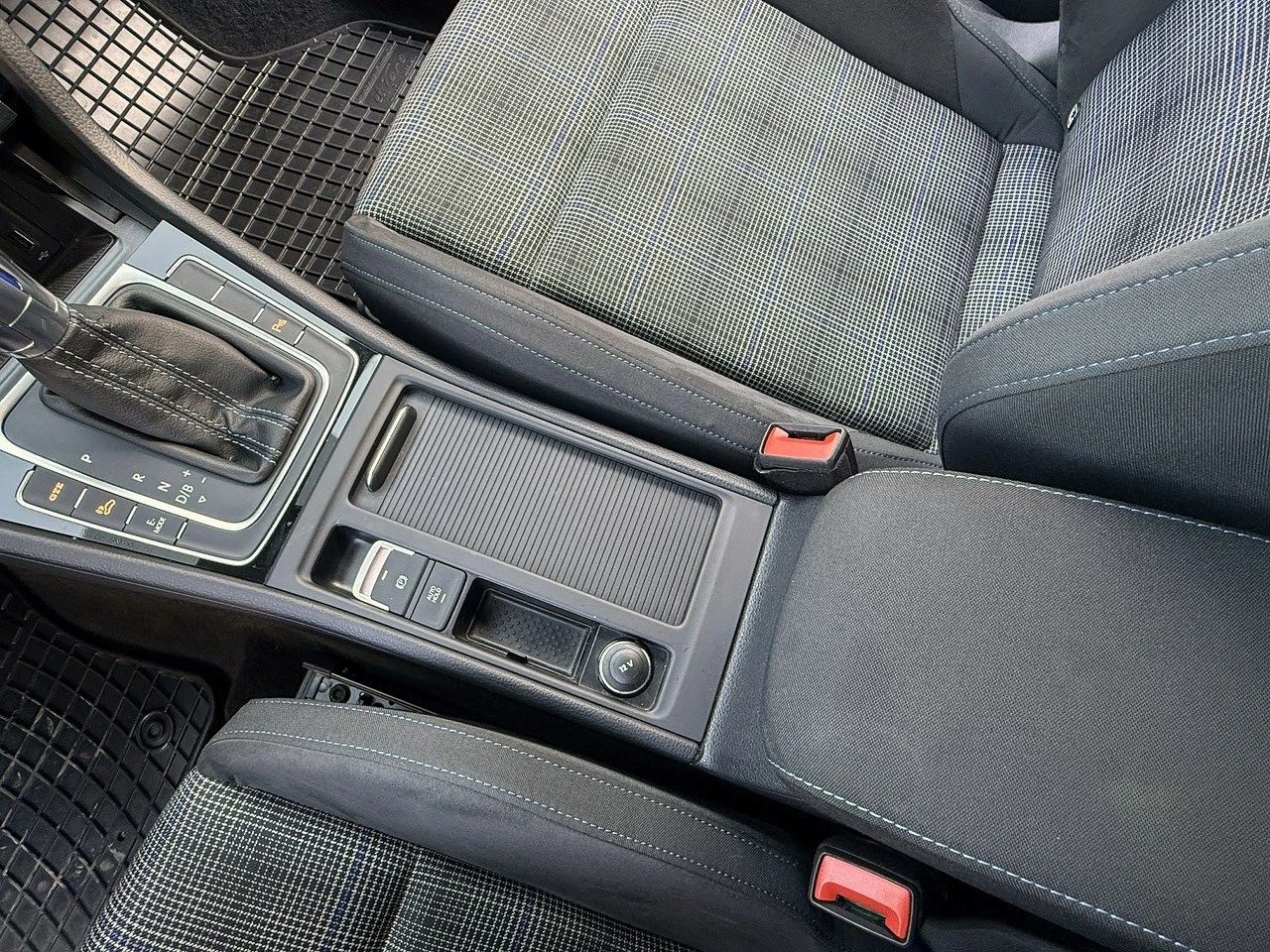 Volkswagen Golf - Zdjęcie 79