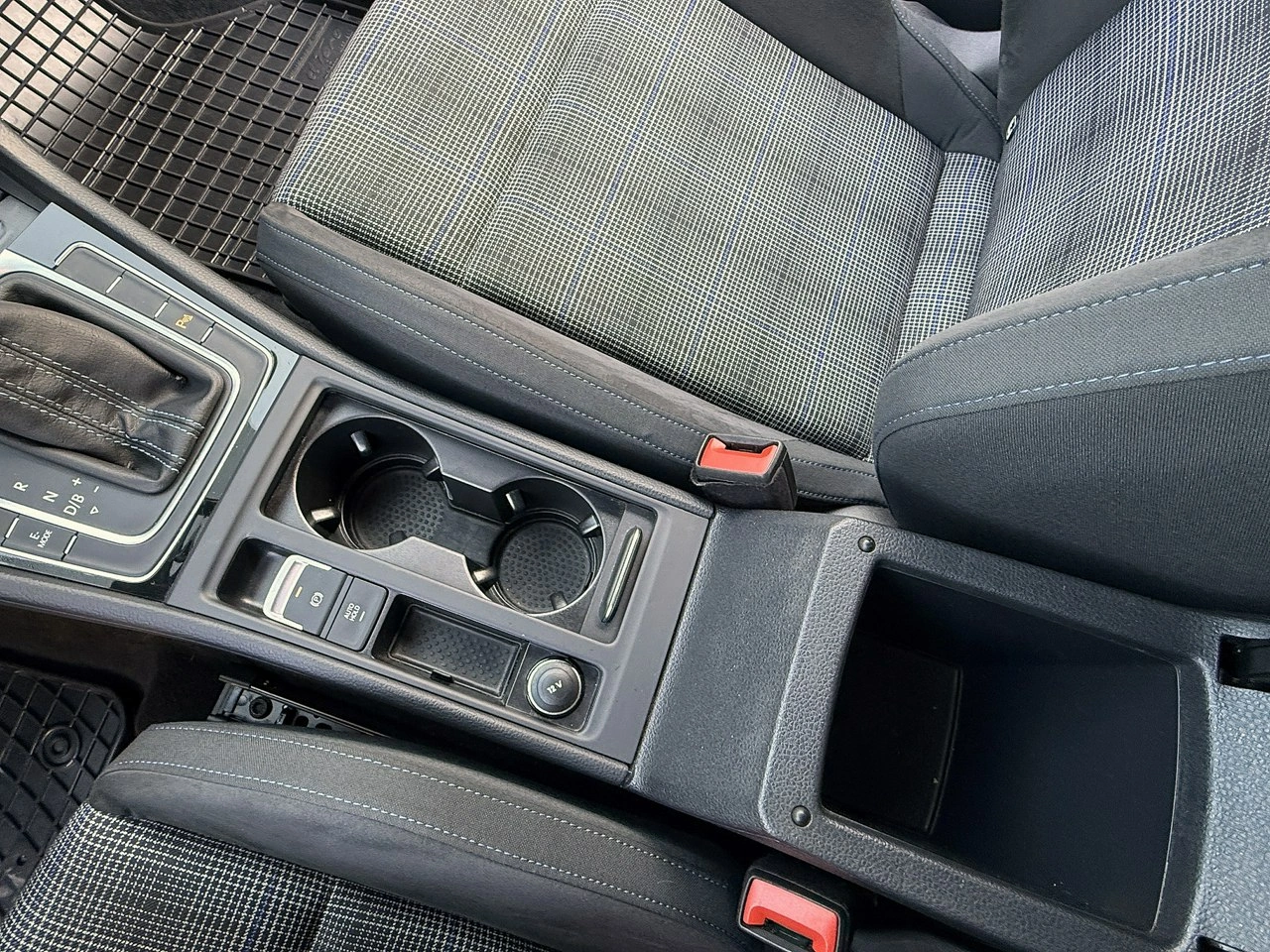 Volkswagen Golf - Zdjęcie 22