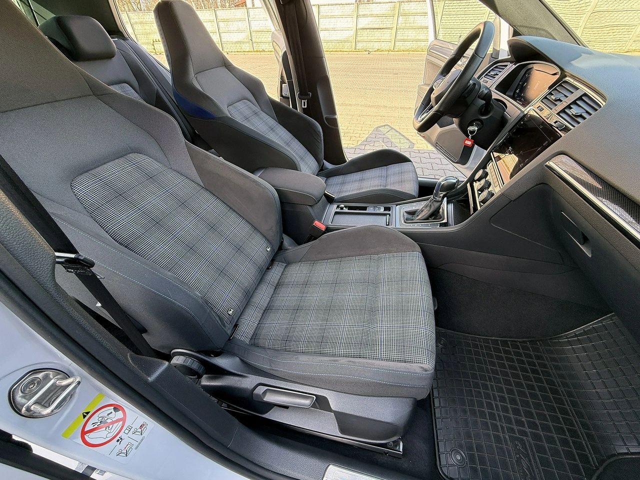Volkswagen Golf - Zdjęcie 75