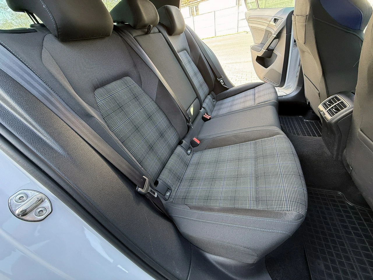 Volkswagen Golf - Zdjęcie 76