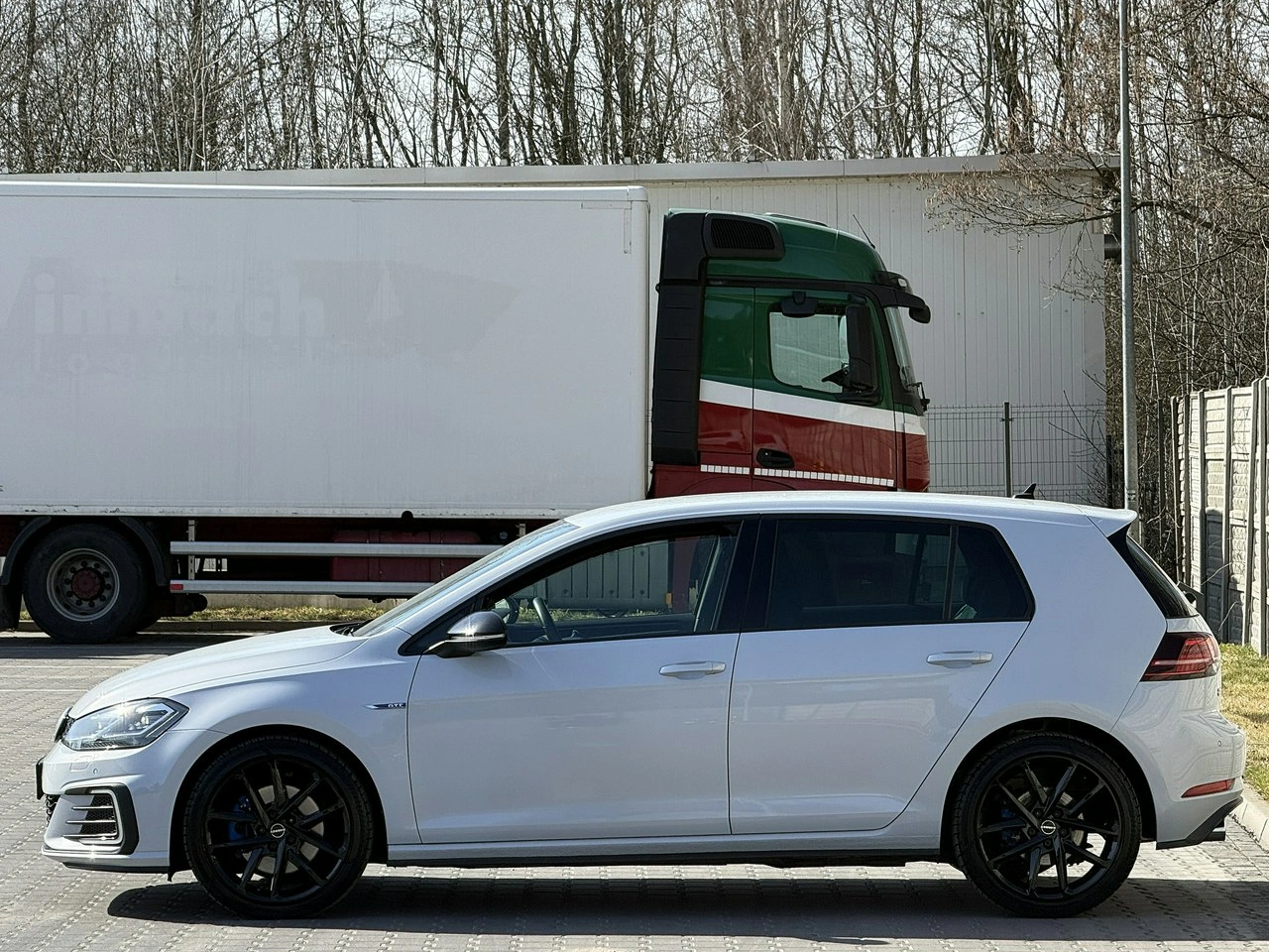 Volkswagen Golf - Zdjęcie 24