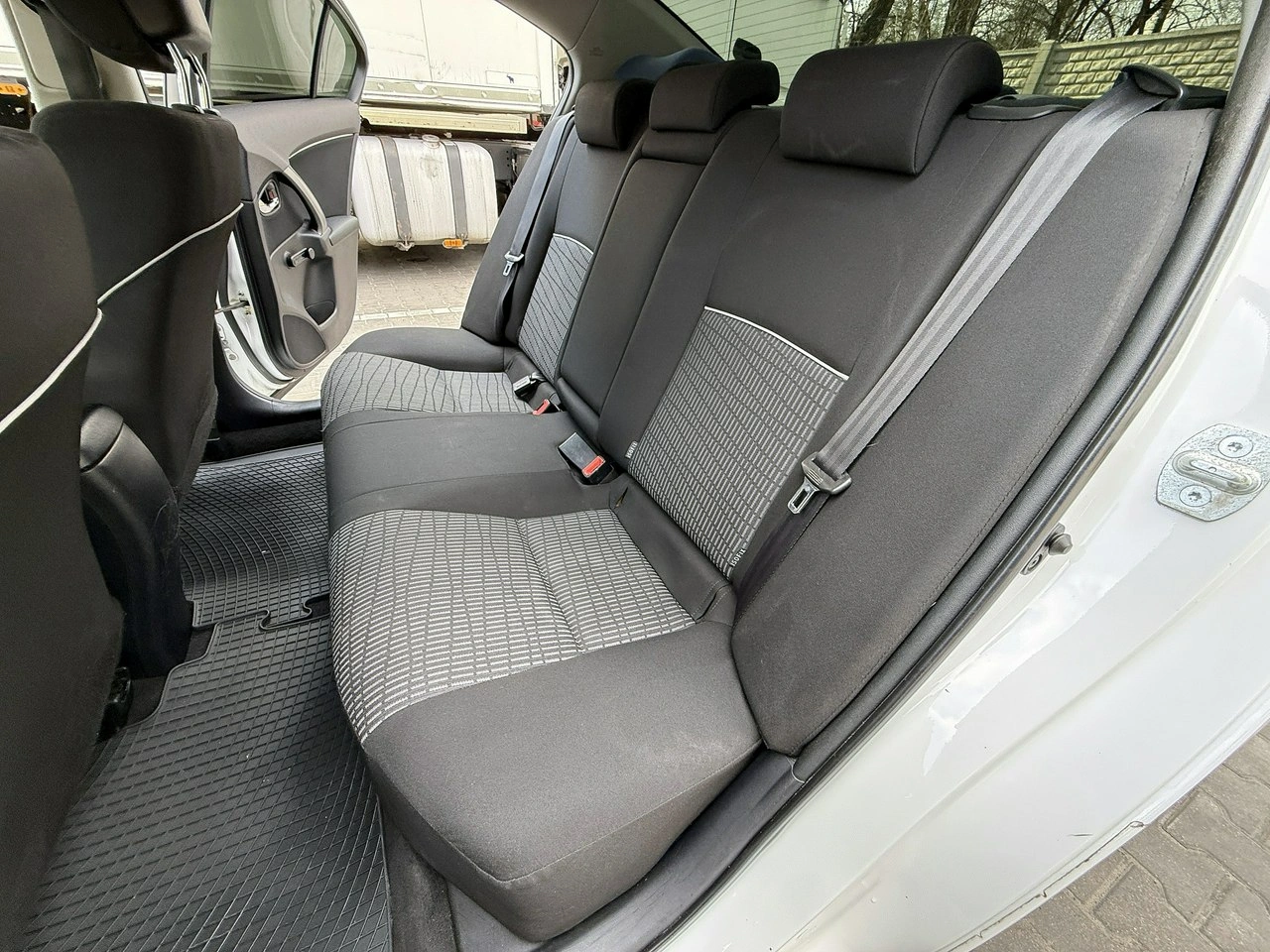 Toyota Avensis - Zdjęcie 10