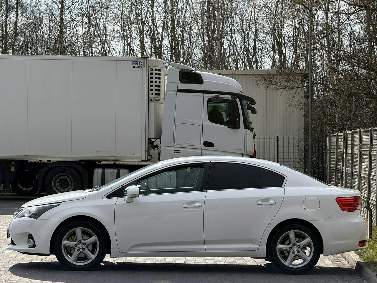 Toyota Avensis - Zdjęcie 15