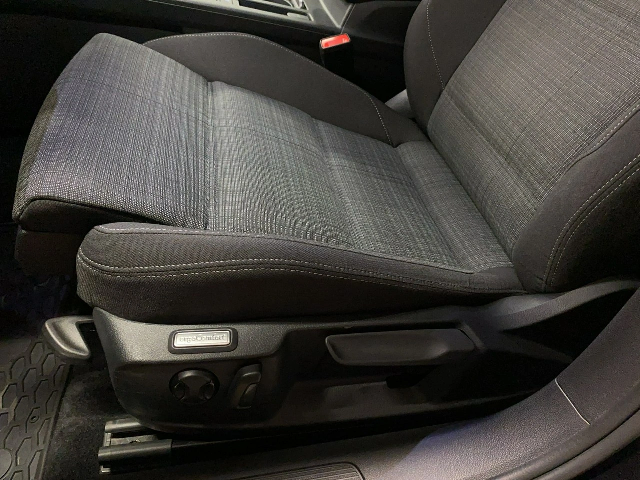 Volkswagen Passat Variant - Zdjęcie 12