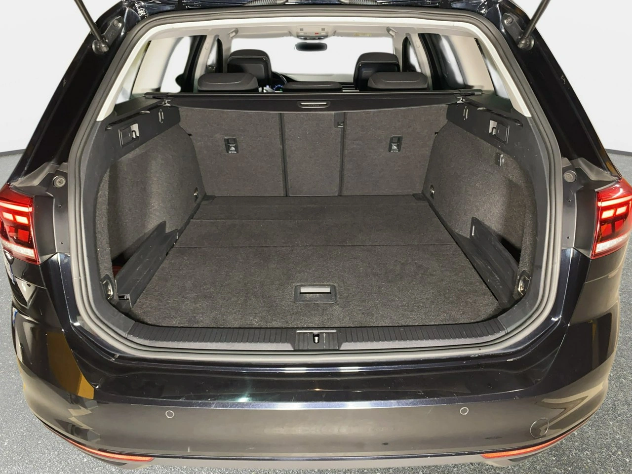 Volkswagen Passat Variant - Zdjęcie 14