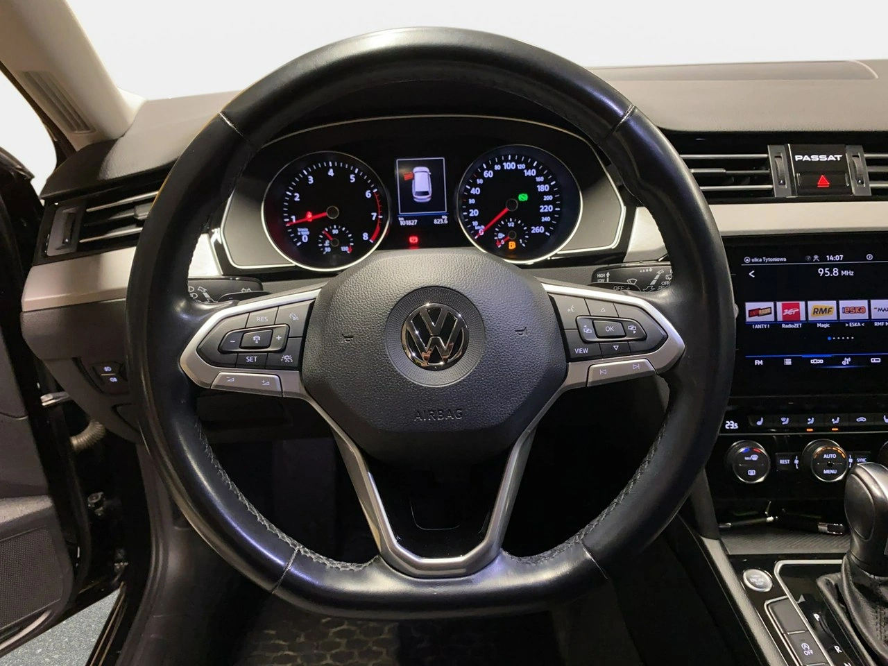 Volkswagen Passat Variant - Zdjęcie 17