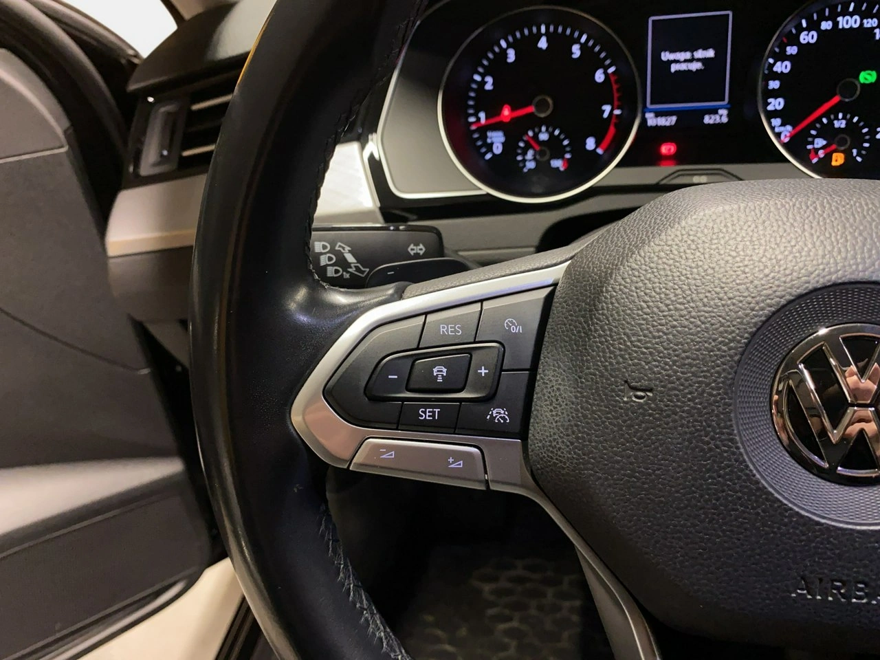 Volkswagen Passat Variant - Zdjęcie 18