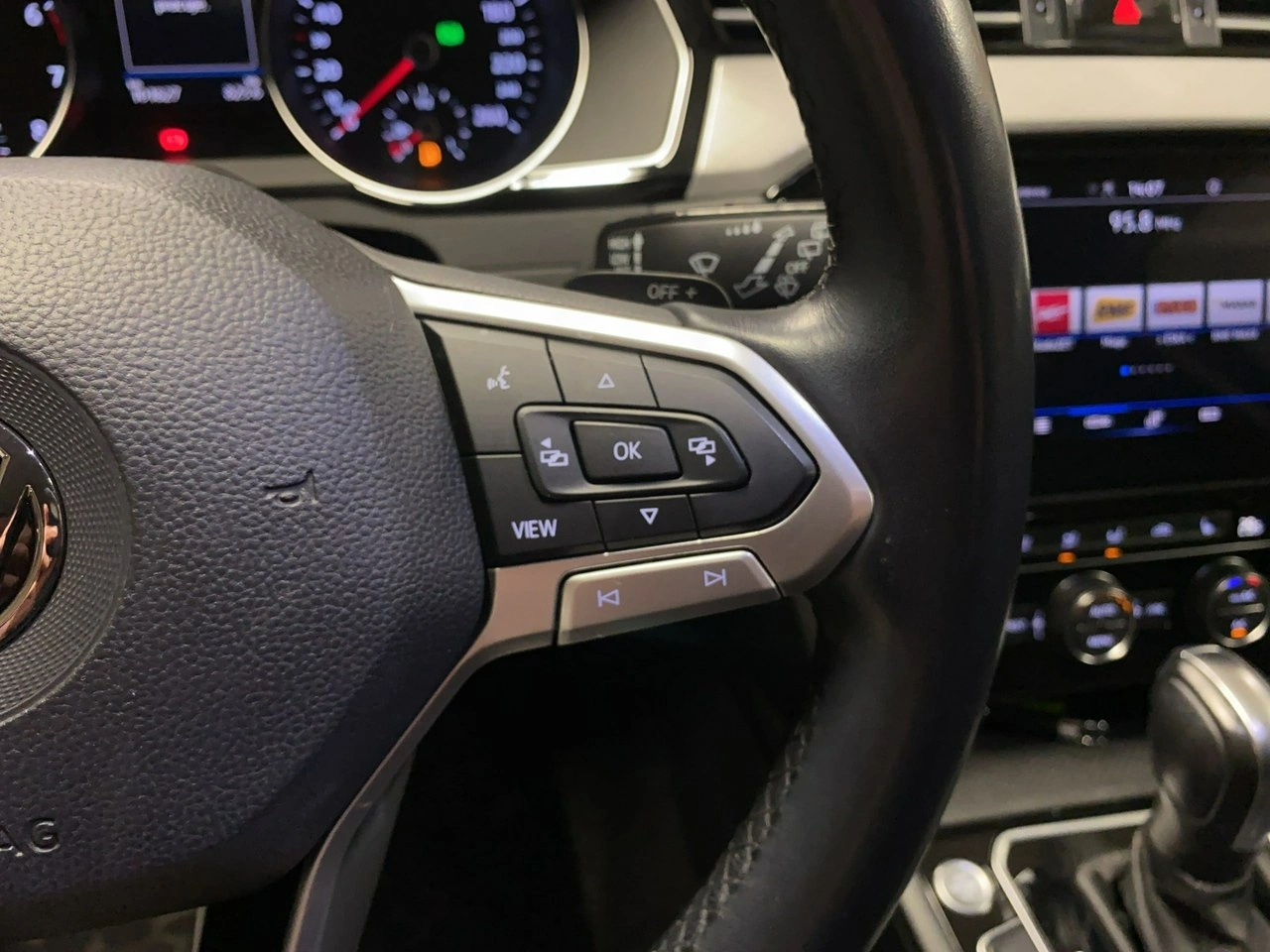 Volkswagen Passat Variant - Zdjęcie 19