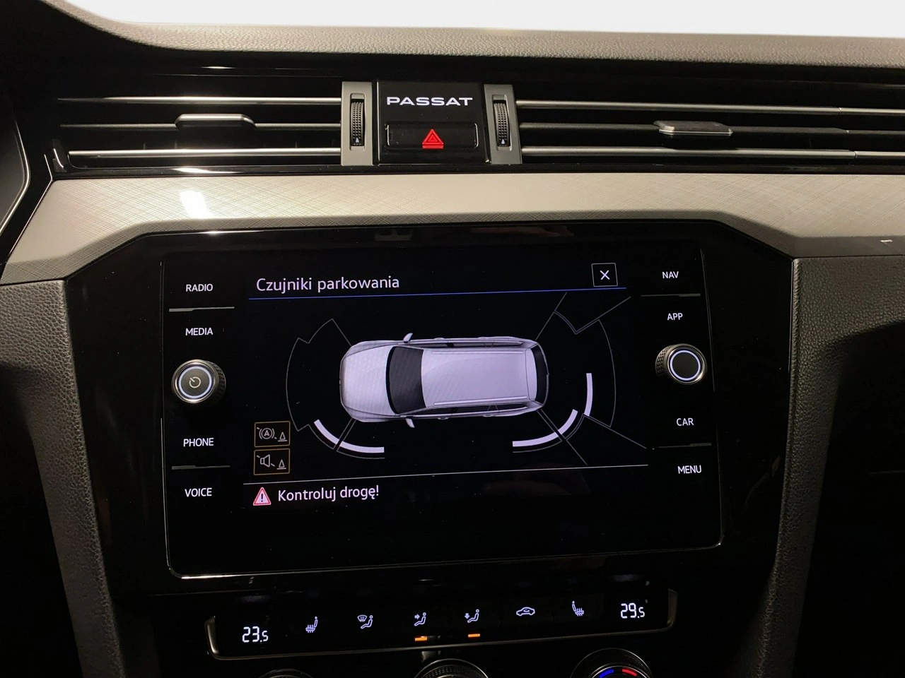 Volkswagen Passat Variant - Zdjęcie 21