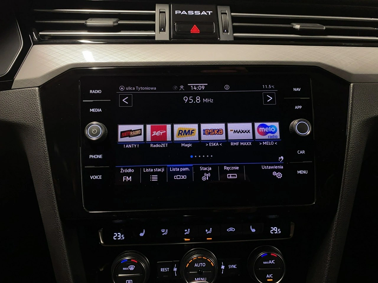 Volkswagen Passat Variant - Zdjęcie 22