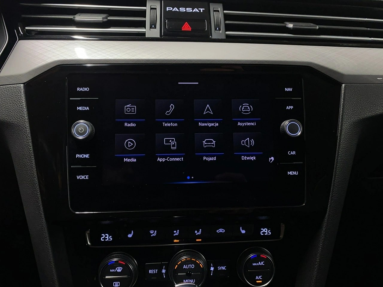 Volkswagen Passat Variant - Zdjęcie 24