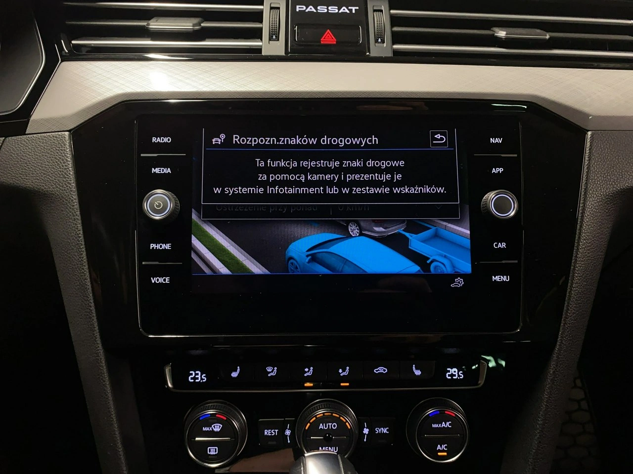 Volkswagen Passat Variant - Zdjęcie 30