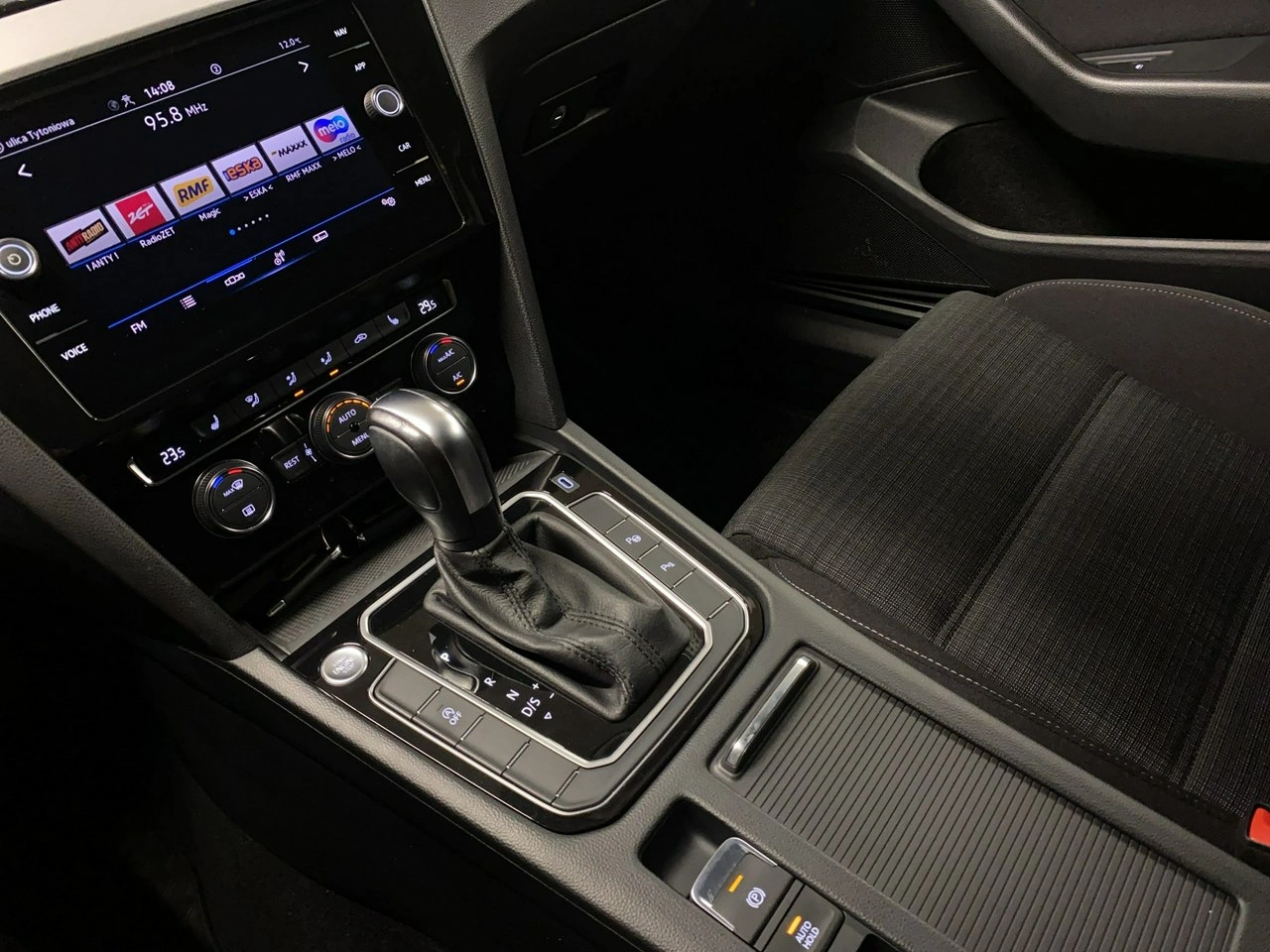 Volkswagen Passat Variant - Zdjęcie 33