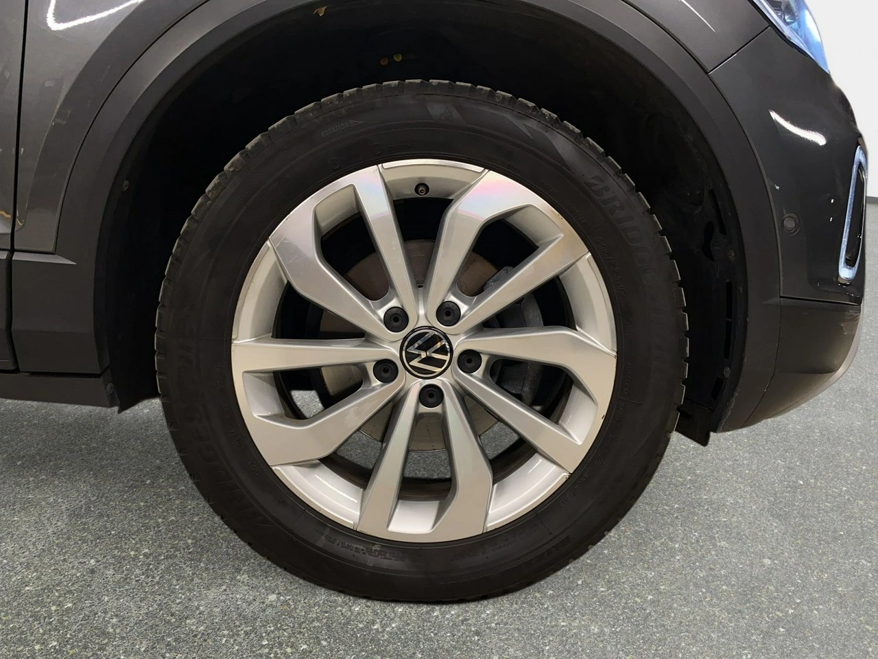 Volkswagen T-Roc - Zdjęcie 9