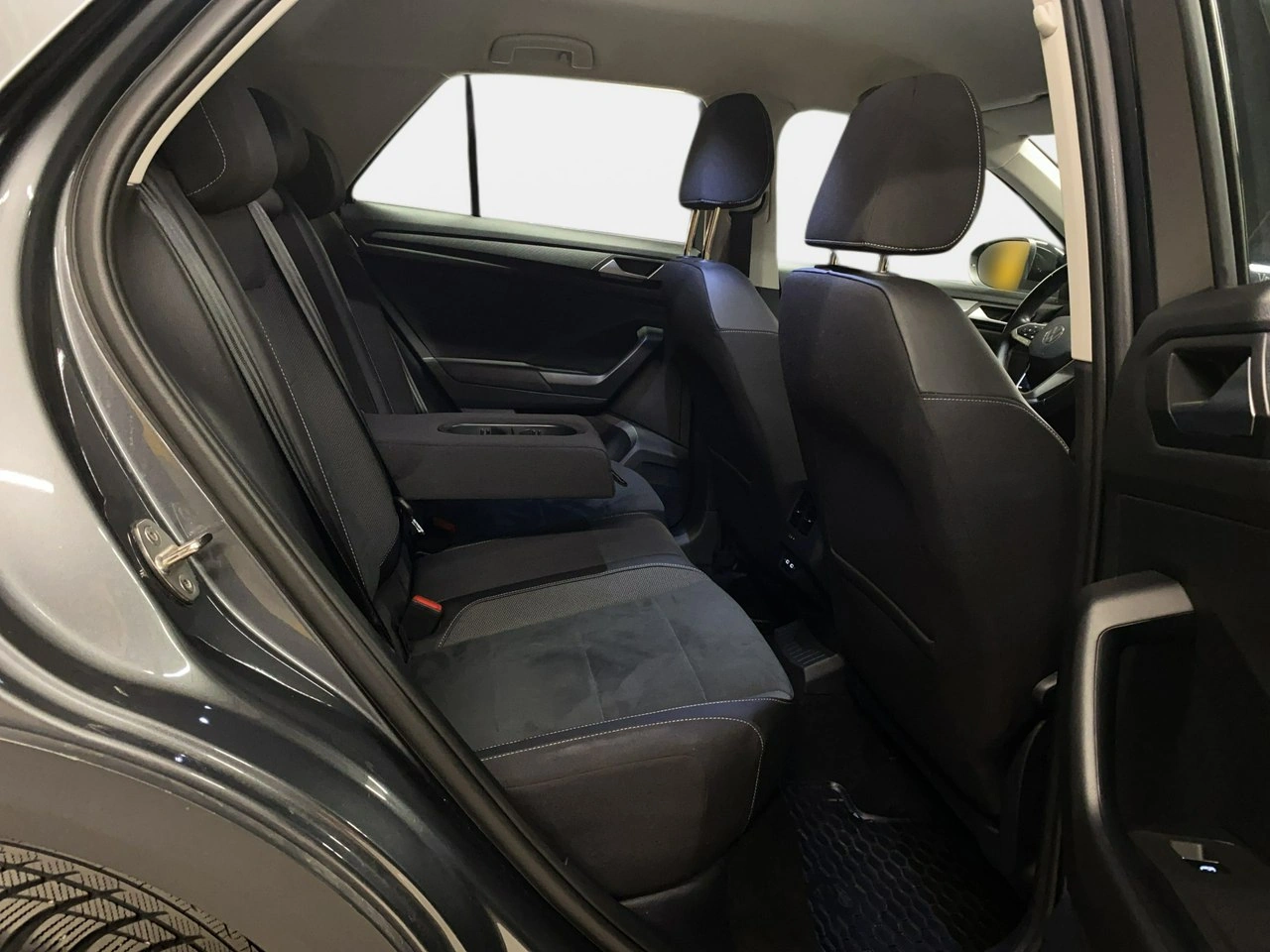 Volkswagen T-Roc - Zdjęcie 13