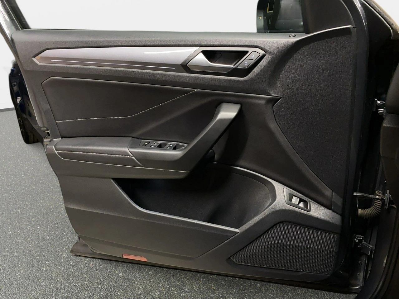 Volkswagen T-Roc - Zdjęcie 36