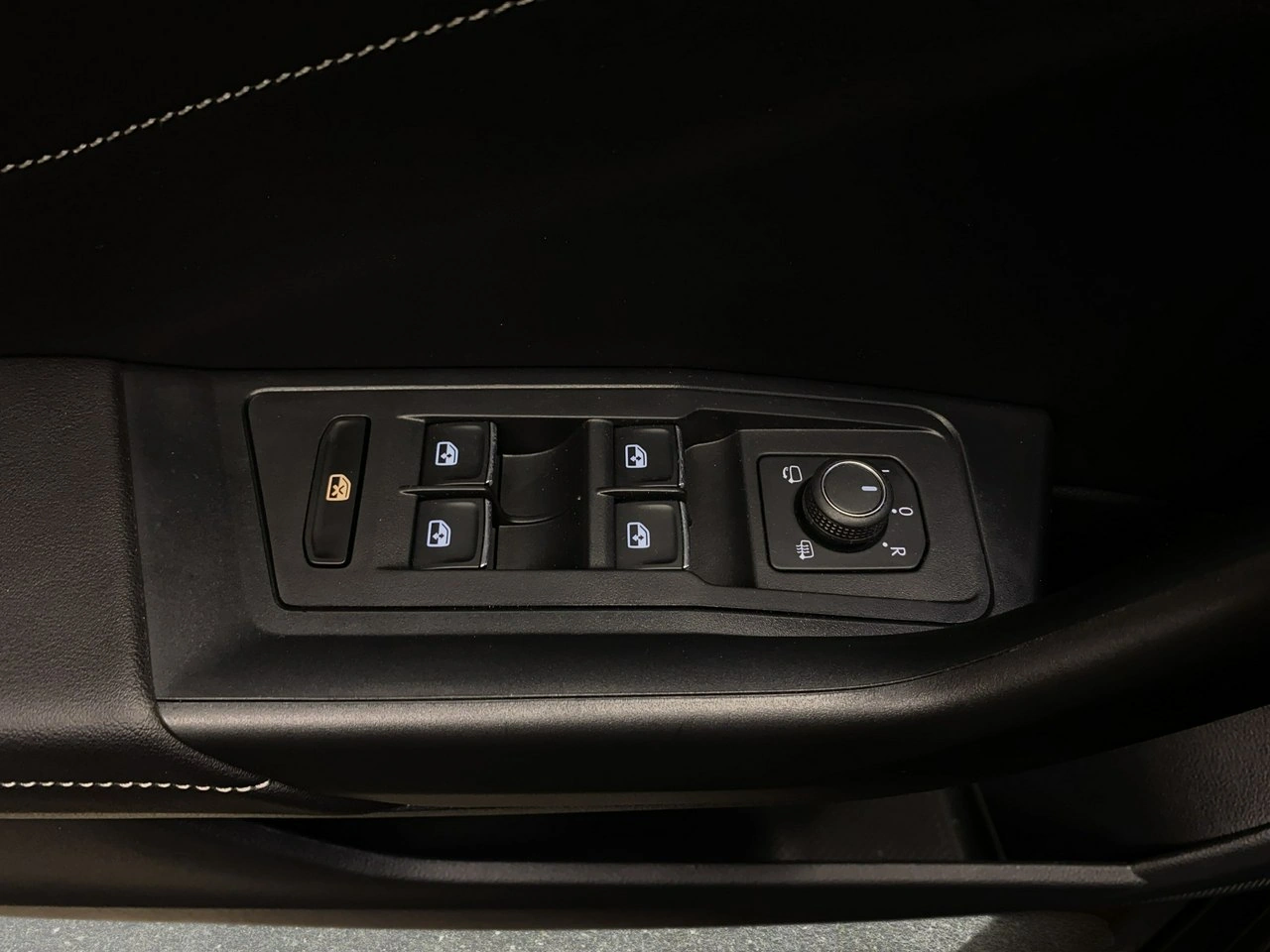 Volkswagen T-Roc - Zdjęcie 37