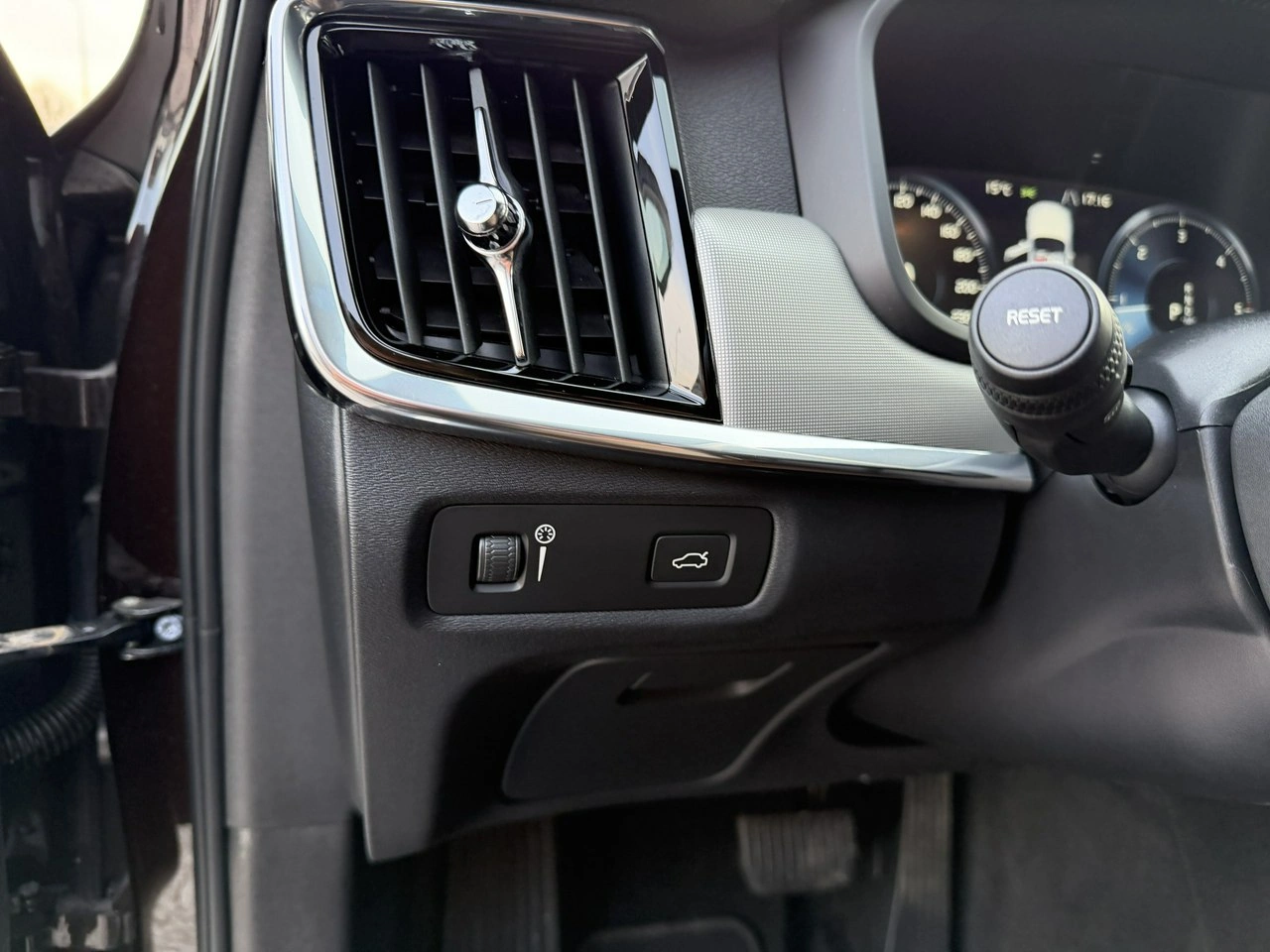 Volvo V90 - Zdjęcie 16