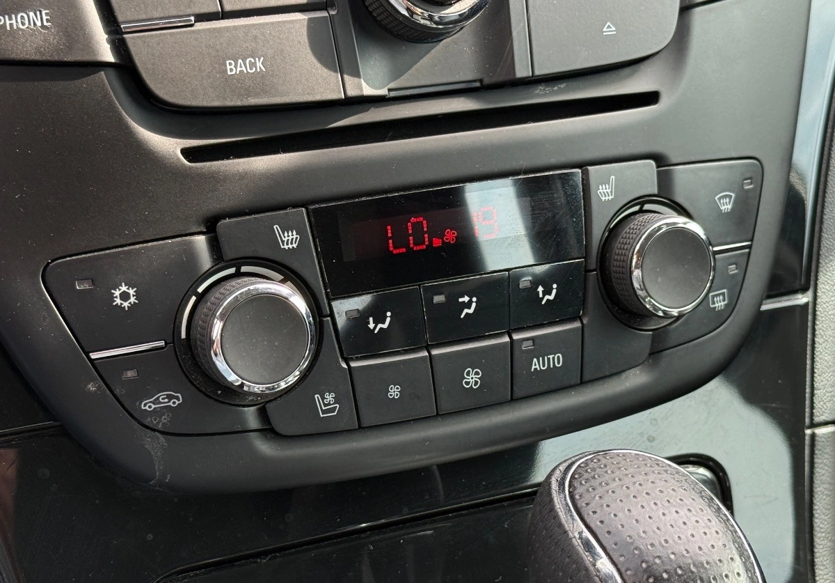 Opel Insignia - Zdjęcie 29