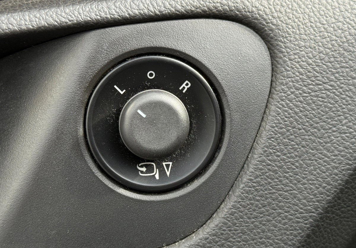 Opel Insignia - Zdjęcie 21