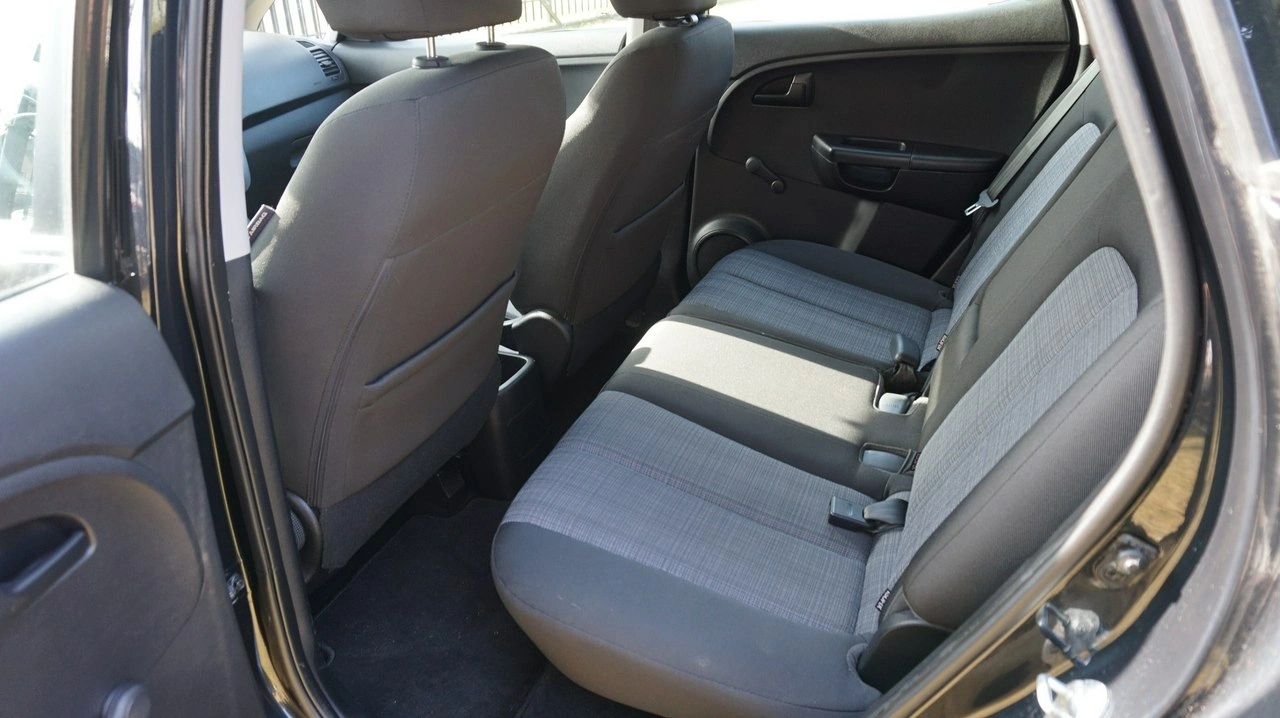 Kia Venga - Zdjęcie 8