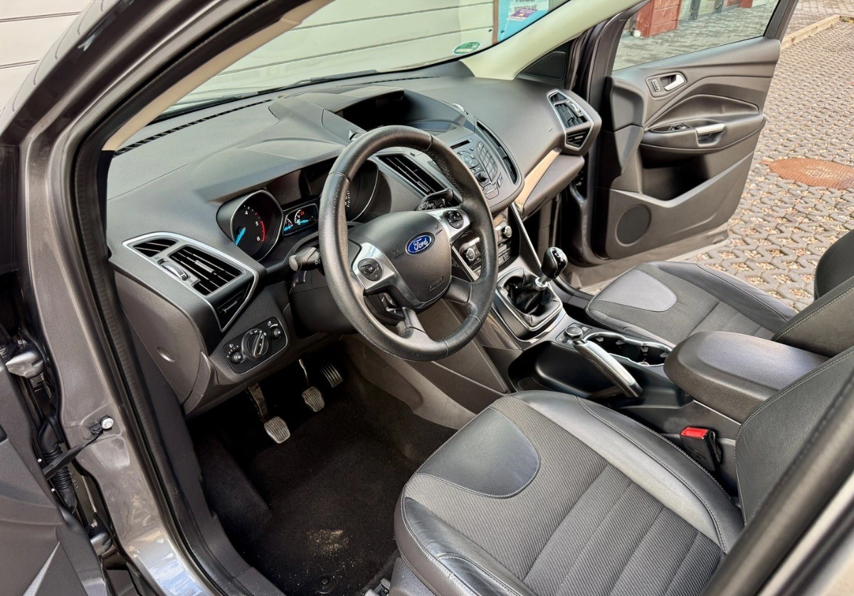 Ford Kuga - Zdjęcie 13