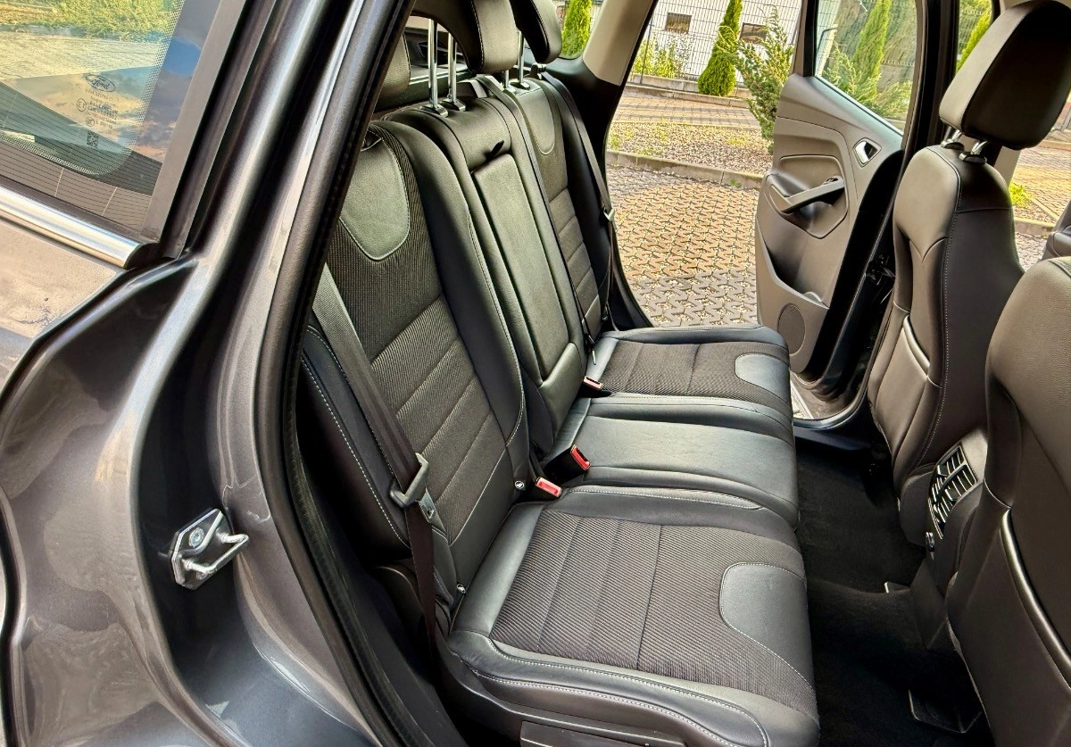 Ford Kuga - Zdjęcie 17