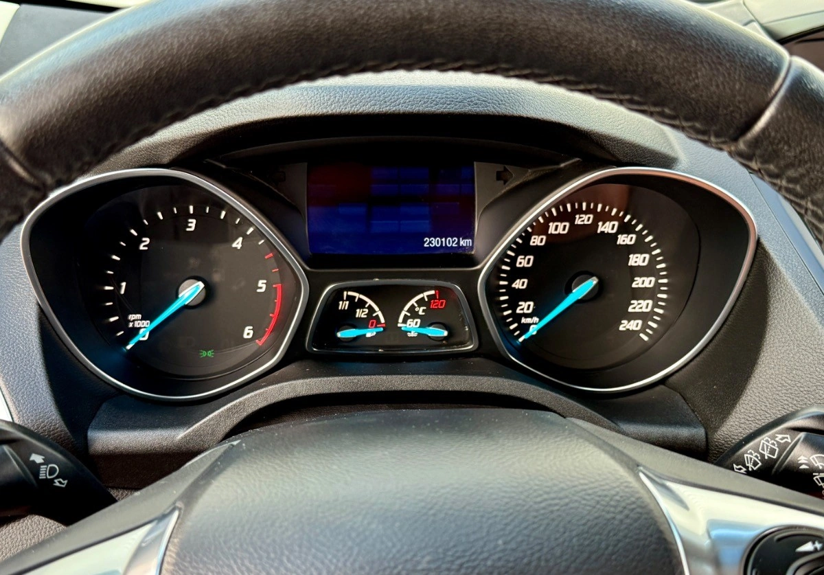 Ford Kuga - Zdjęcie 22