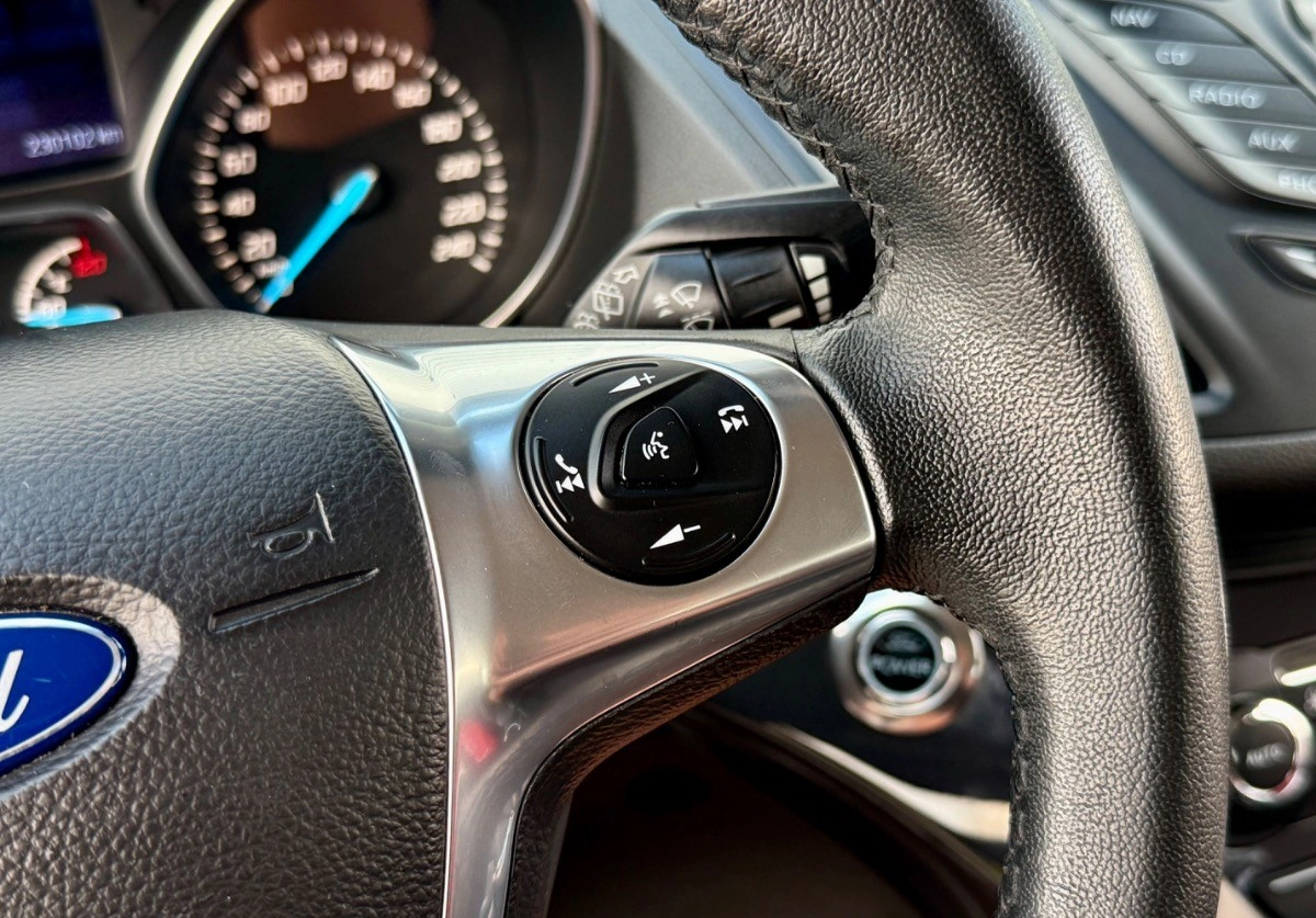 Ford Kuga - Zdjęcie 24