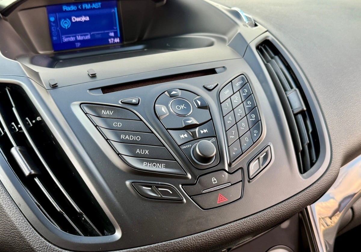 Ford Kuga - Zdjęcie 27