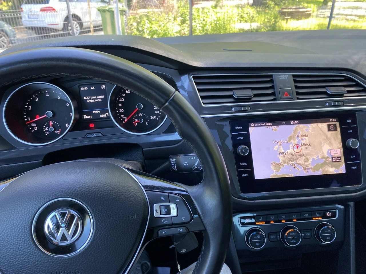 Volkswagen Tiguan - Zdjęcie 8