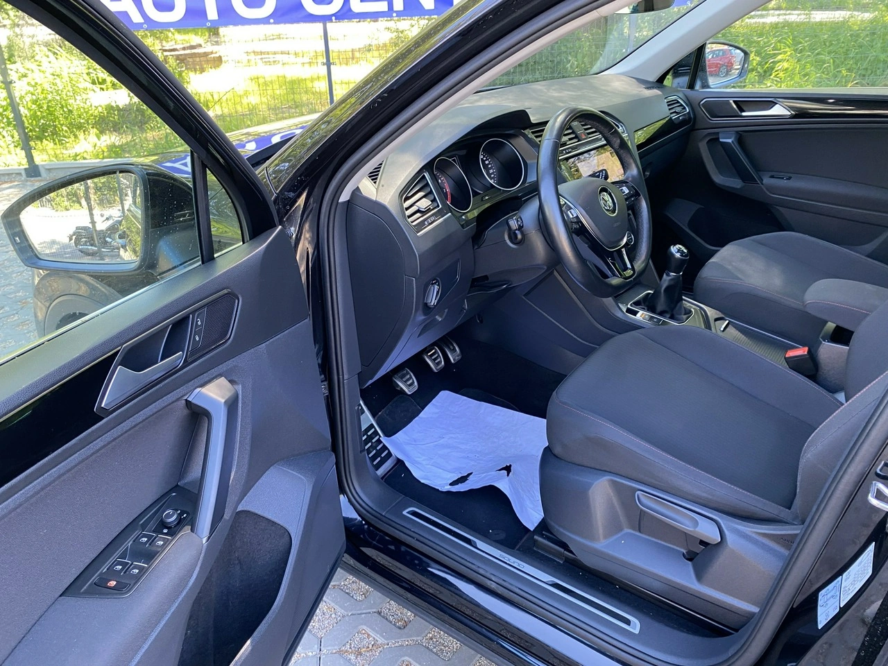 Volkswagen Tiguan - Zdjęcie 9
