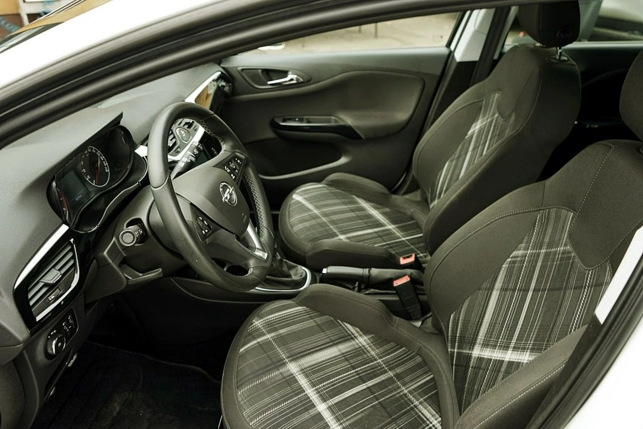 Opel Corsa - Zdjęcie 10