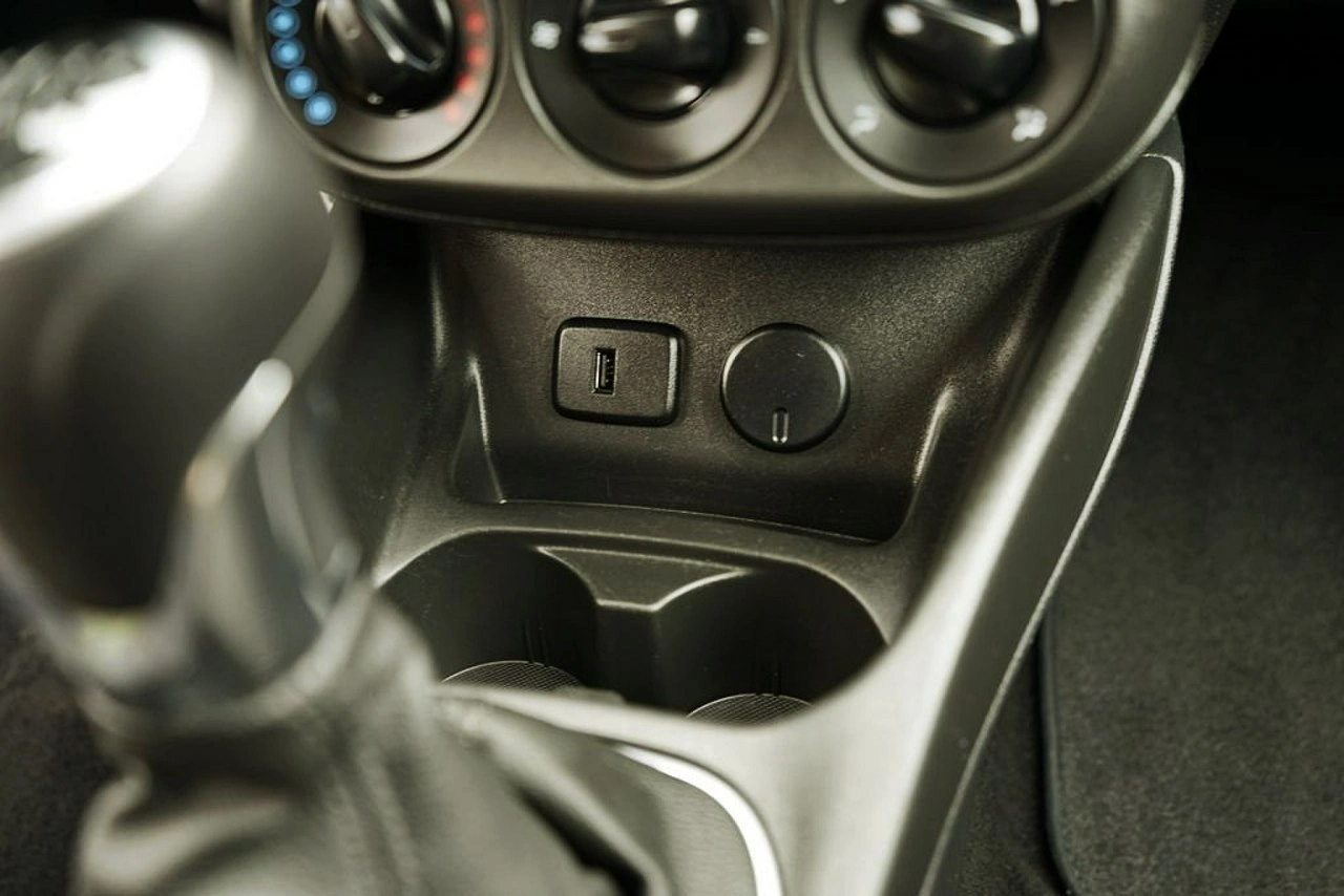 Opel Corsa - Zdjęcie 18