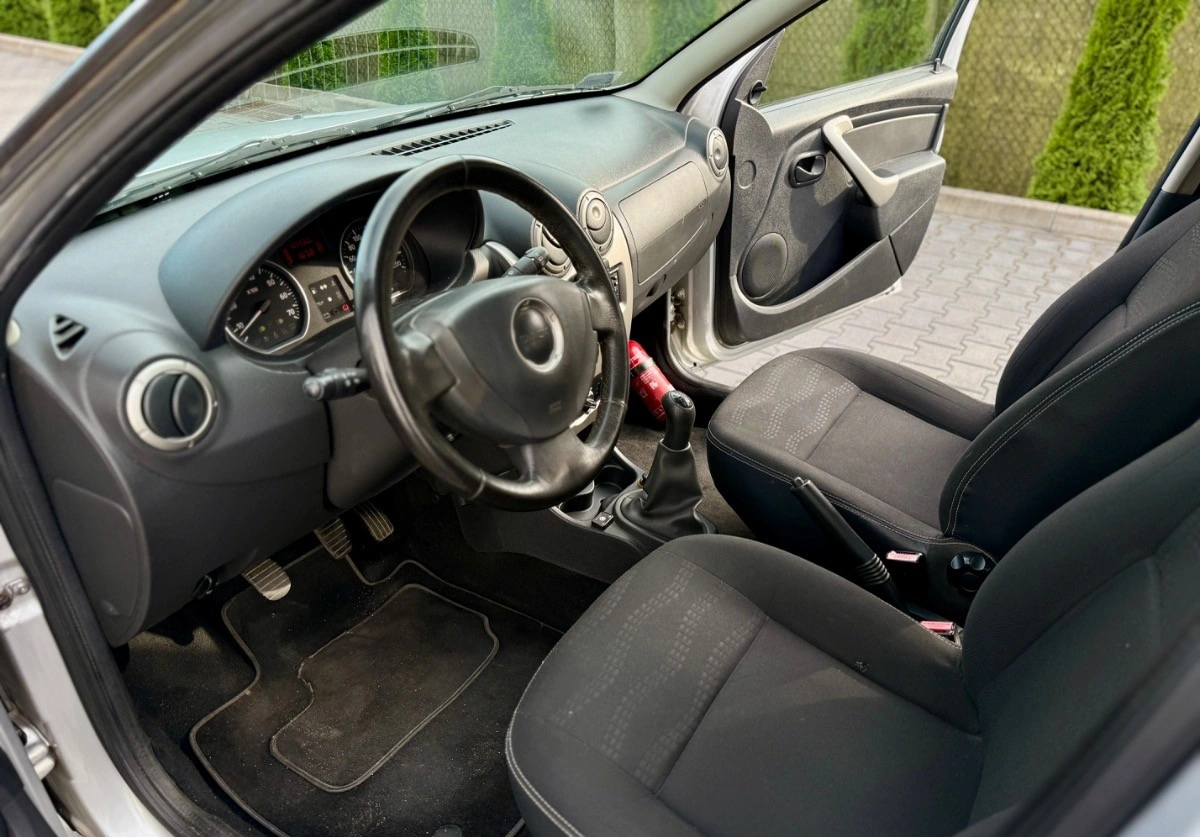Dacia Sandero - Zdjęcie 7