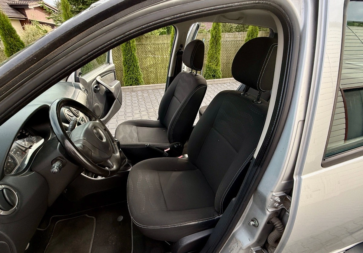 Dacia Sandero - Zdjęcie 8