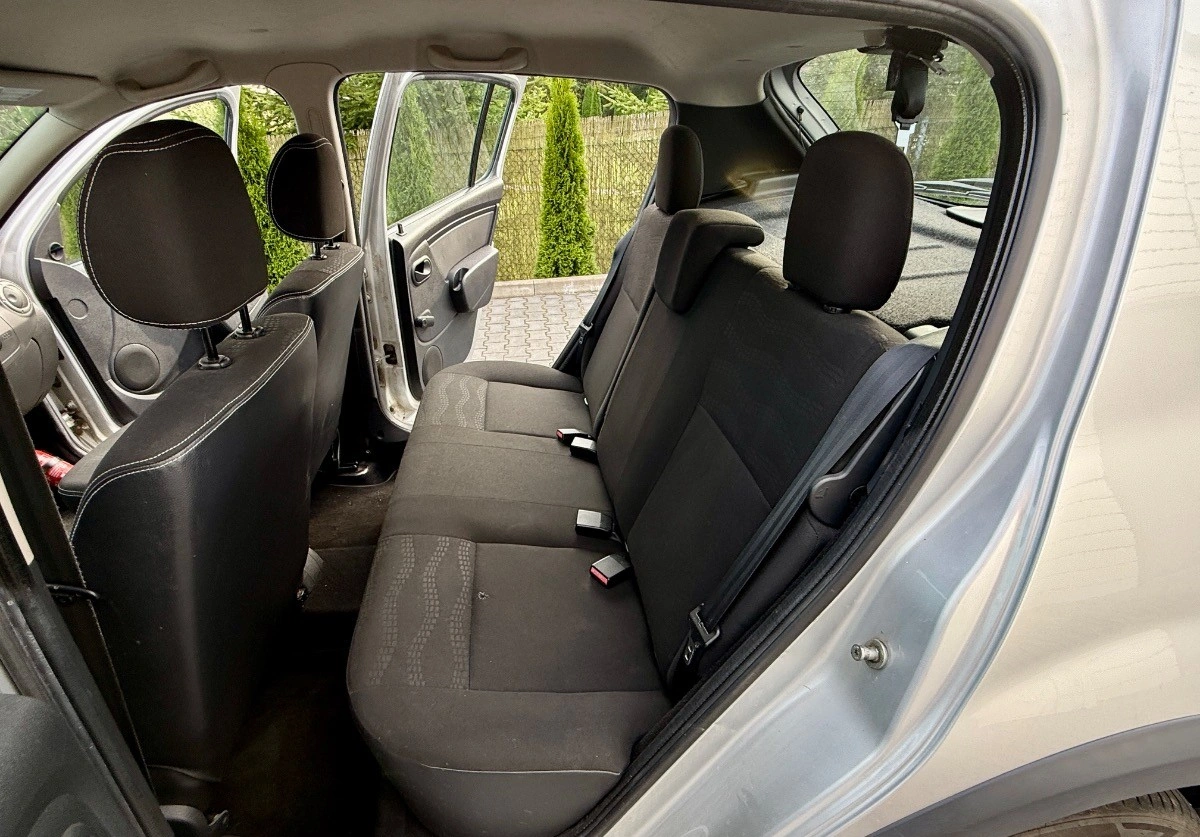 Dacia Sandero - Zdjęcie 9