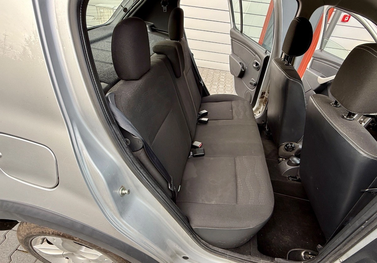 Dacia Sandero - Zdjęcie 11