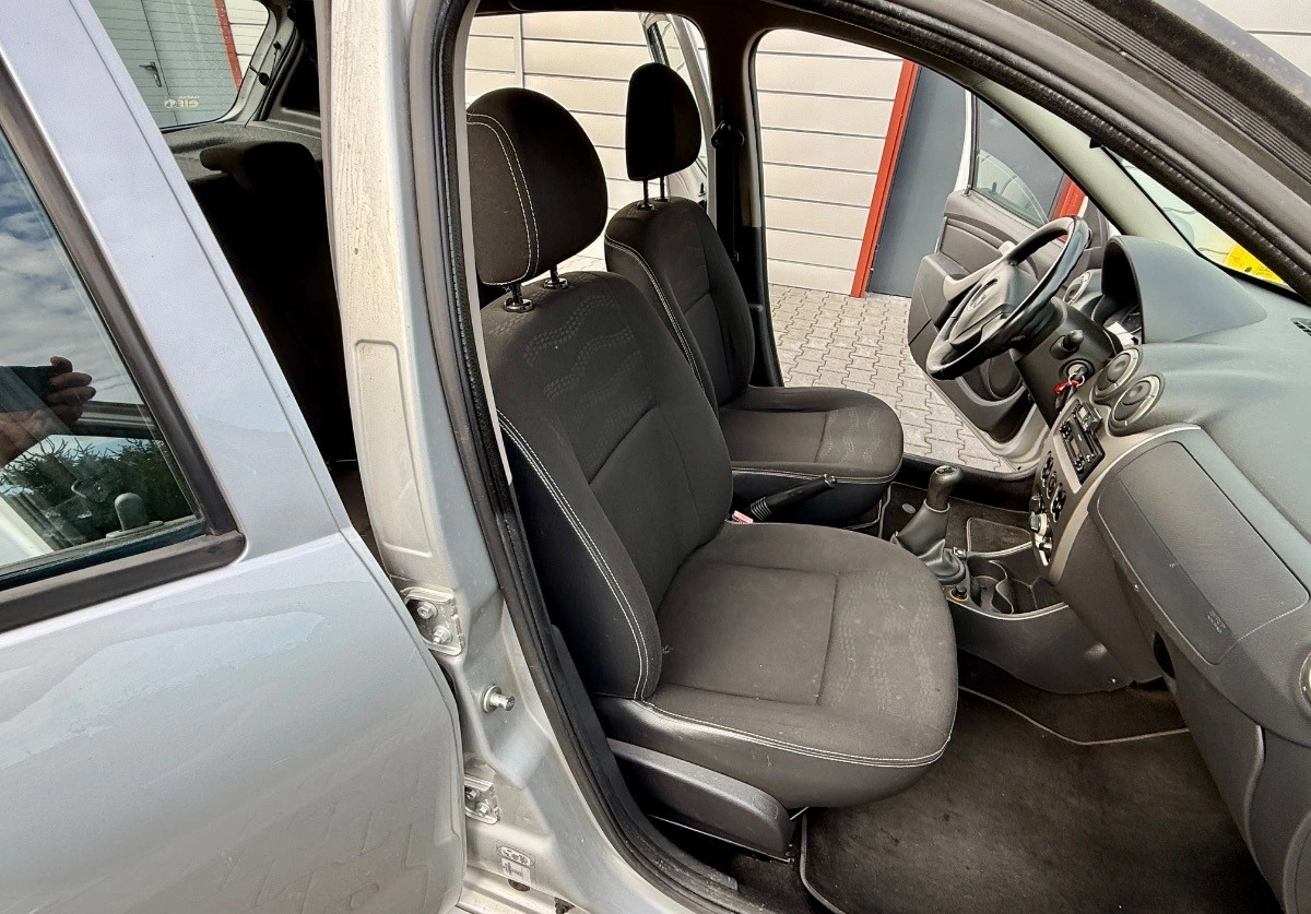Dacia Sandero - Zdjęcie 12