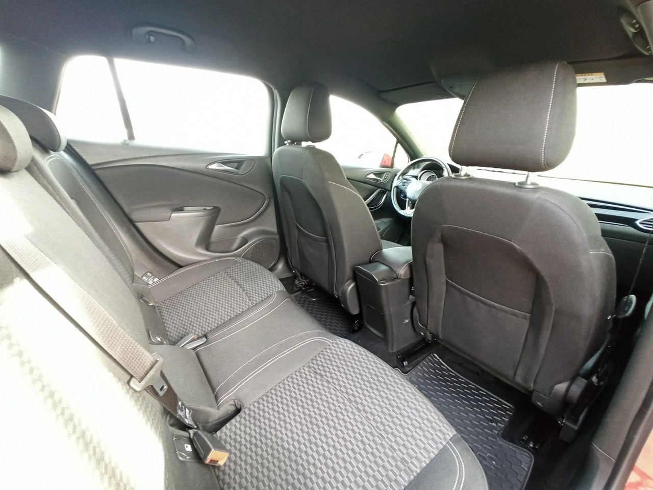 Opel Astra - Zdjęcie 9