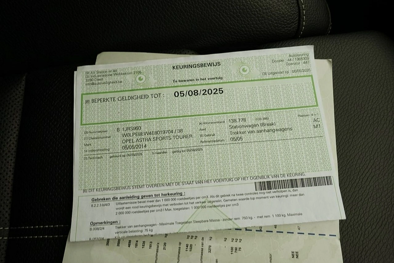 Opel Astra Sports Tourer - Zdjęcie 24