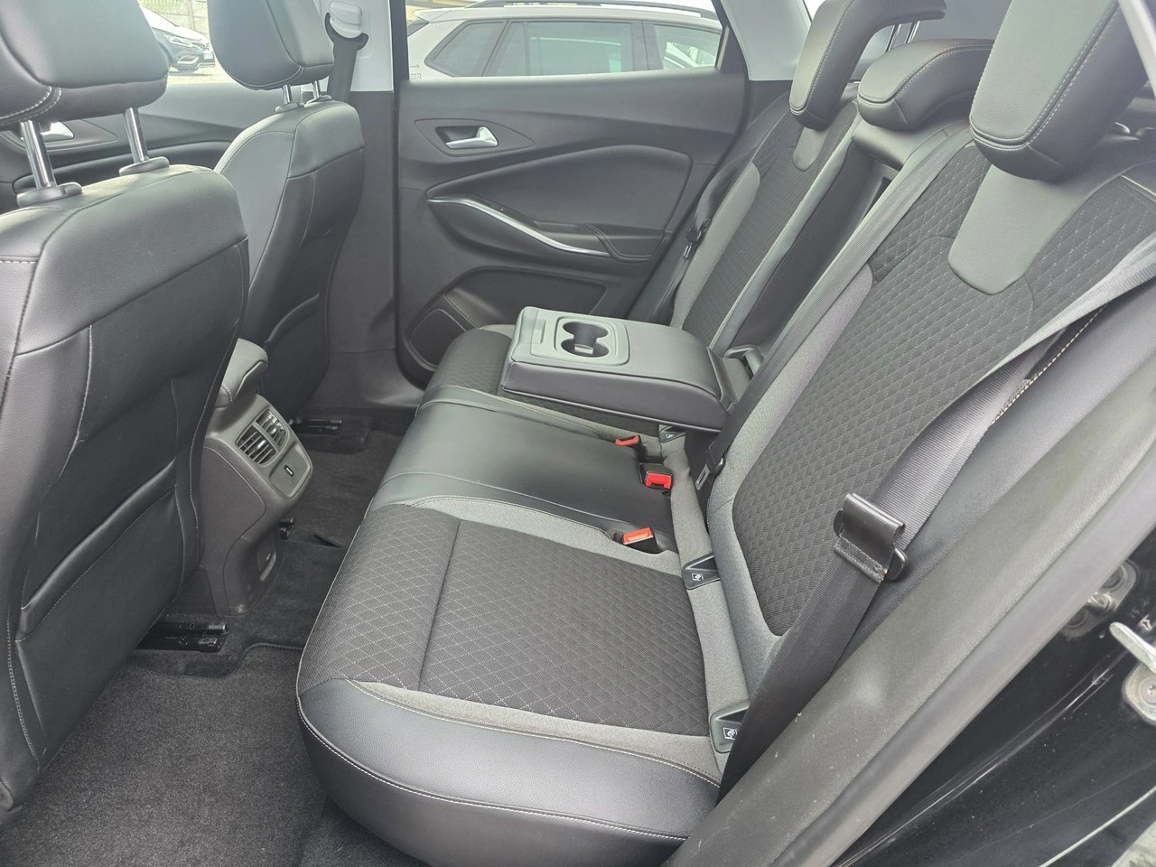 Opel Grandland X - Zdjęcie 17