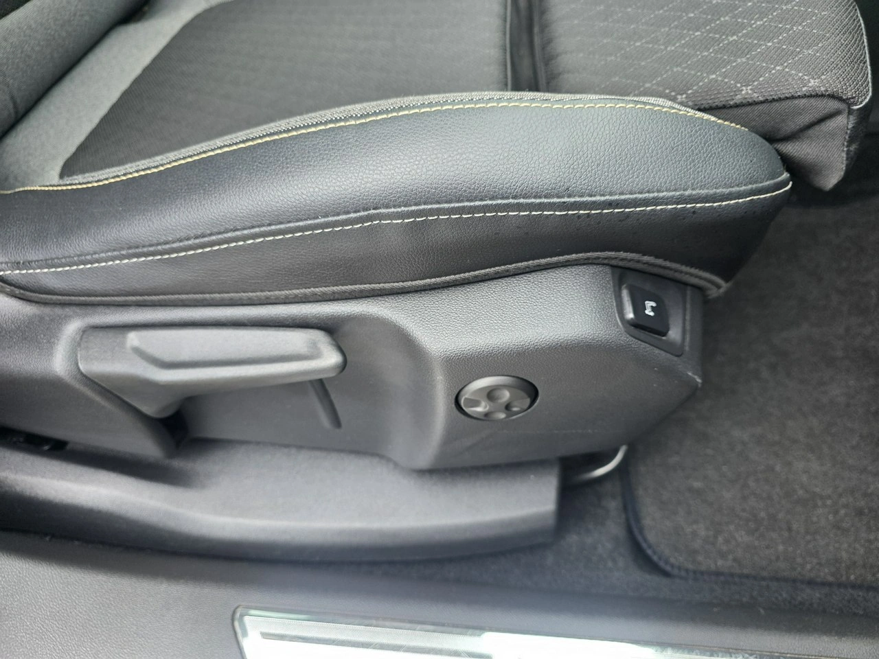 Opel Grandland X - Zdjęcie 12