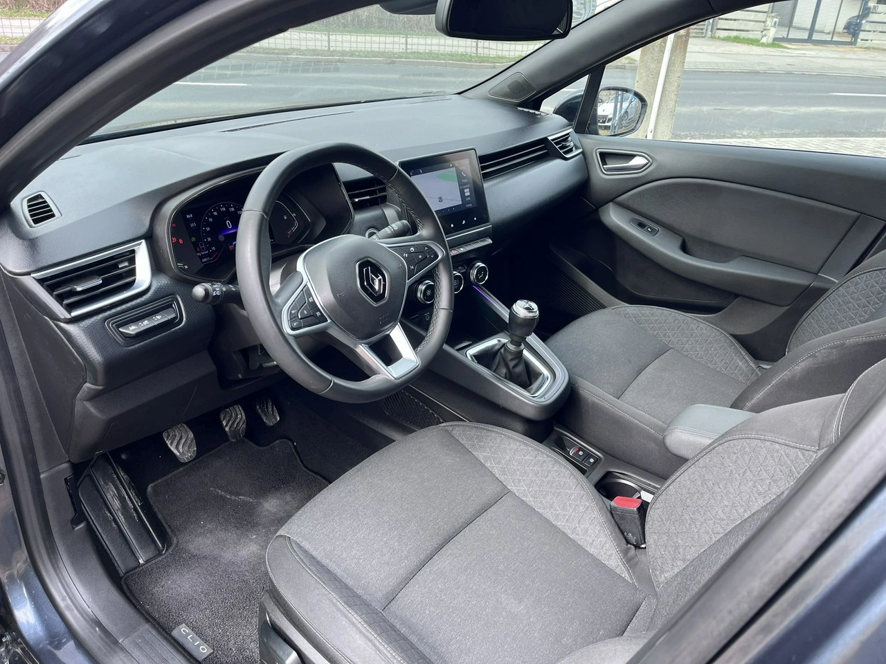 Renault Clio - Zdjęcie 17