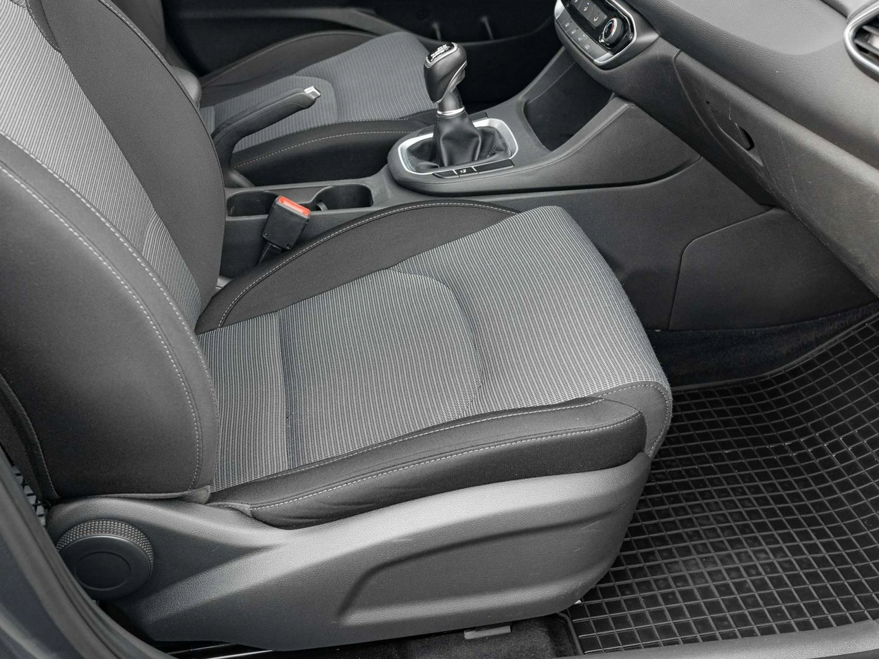 Hyundai i30 - Zdjęcie 24